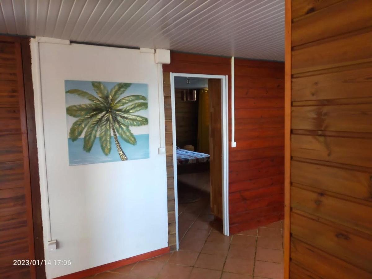 Douceur Des Hauteurs Bas De Villa, Piscine Privee Sainte-Luce Exterior foto