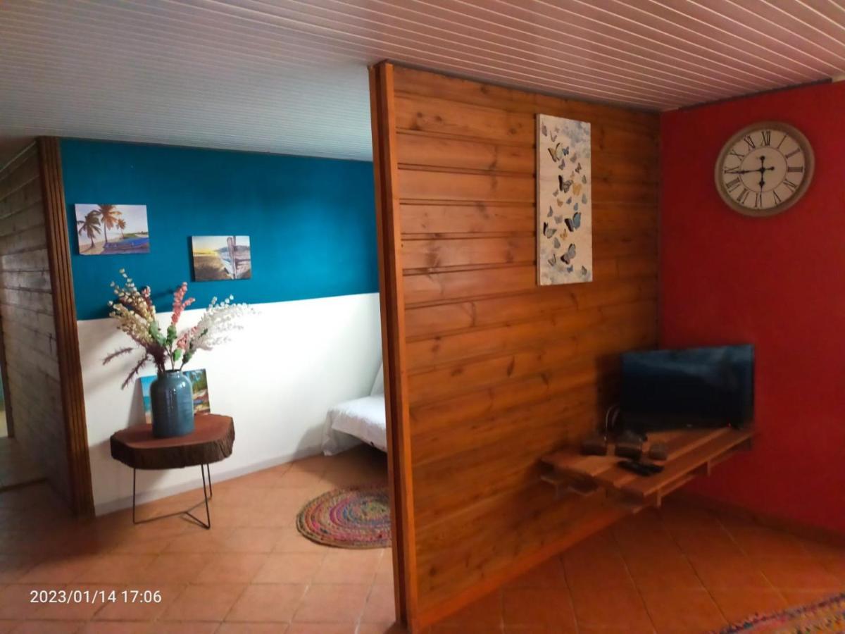 Douceur Des Hauteurs Bas De Villa, Piscine Privee Sainte-Luce Exterior foto